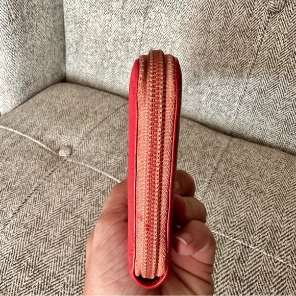 🦚HP🦚 Chanel Limited Edition Cardigan Zip Wallet - Picture 11 of 12